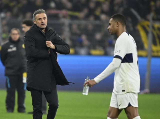 足球比分500网-【揭秘】姆巴佩对恩里克很不满意！又被打中锋惹毛了