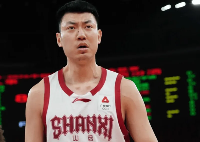 足球比分500网-焦海龙全场出战27分钟，投篮8中2得到6分7篮板4助攻1抢断