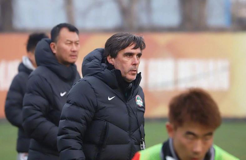 足球比分500网-牛梓屹不去大连了！拉帅开启高原魔鬼训练，西乙边锋加盟只差官宣