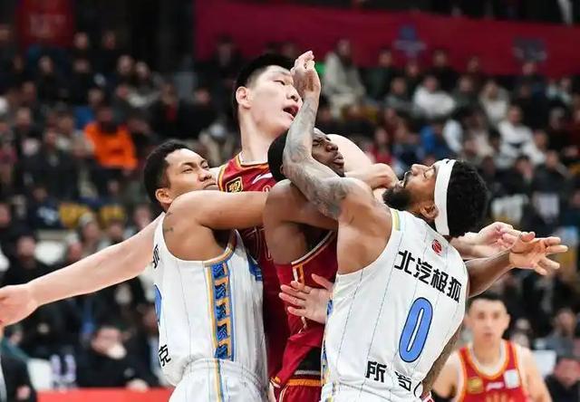 足球比分 球探分析-上海84-79险胜山东:强弱预判,季后赛里全是变数?